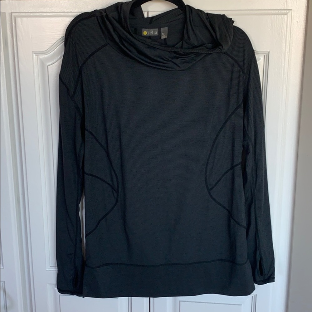 Zella long sleeve hooded training top